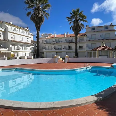 Elegant 3-bed Family House With Large Pool Area 아파트 Praia da Lourinhã