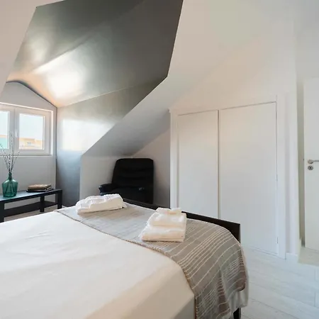 Elegant 3-bed Family House With Large Pool Area 아파트 Praia da Lourinhã