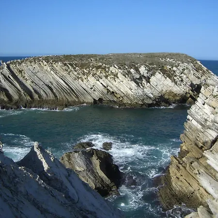 Elegant 3-bed Family House With Large Pool Area 아파트 *