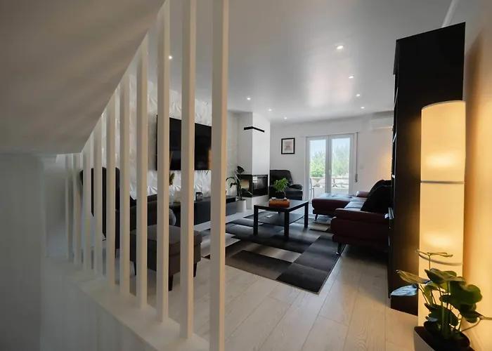 Апартаменты Elegant 3-bed Family House With Large Pool Area *