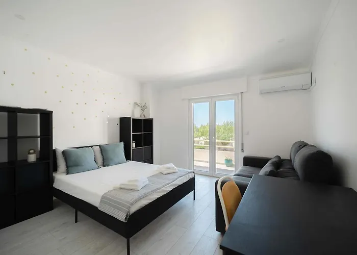 Elegant 3-bed Family House With Large Pool Area * Praia da Lourinha