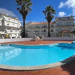 Elegant 3-bed Family House With Large Pool Area Apartment Praia da Lourinha