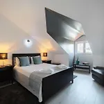 Elegant 3-bed Family House With Large Pool Area Apartment Praia da Lourinha