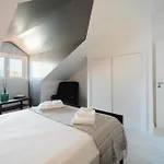 Elegant 3-bed Family House With Large Pool Area Apartment Praia da Lourinha